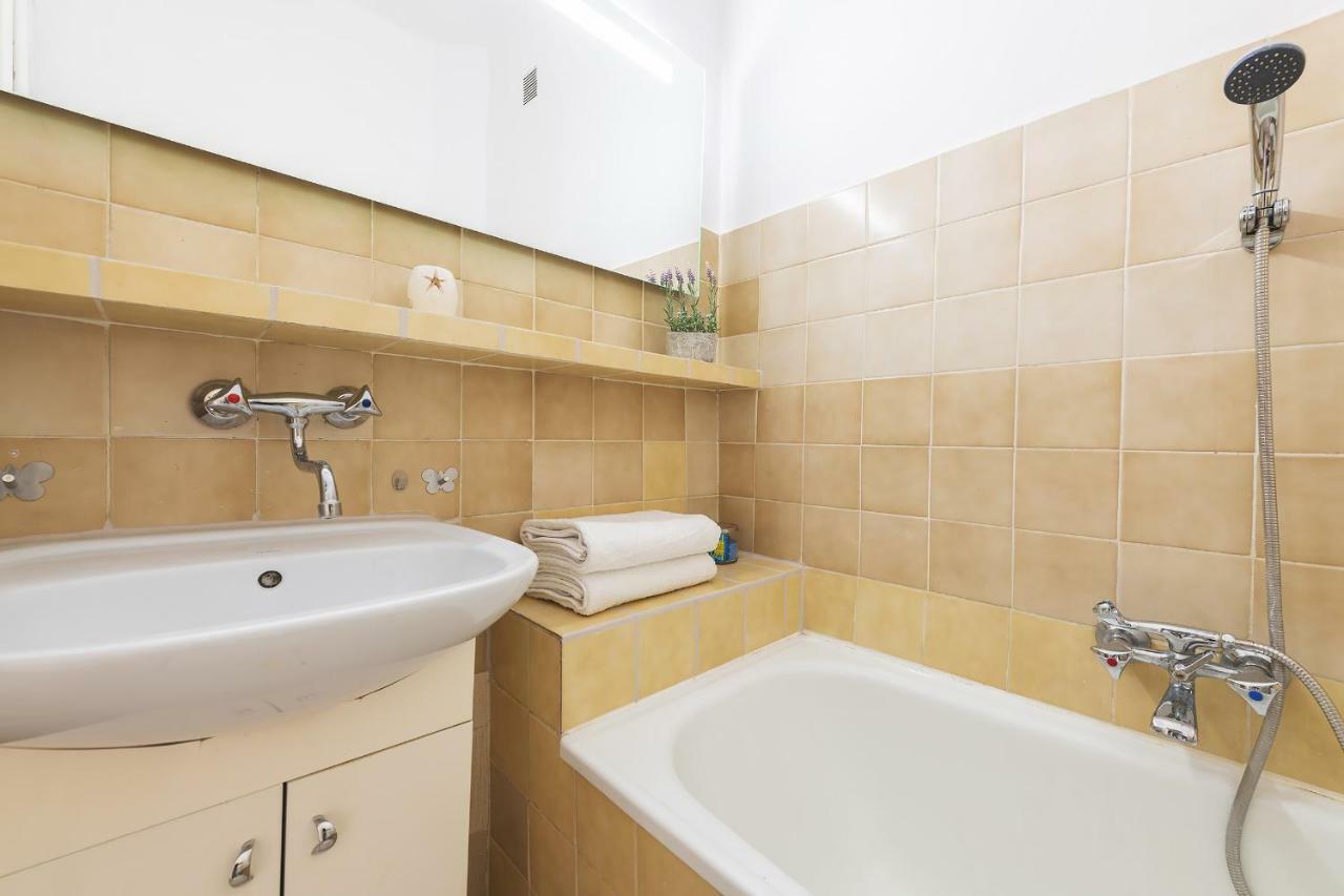 Zbawiciela Square P&O Serviced Apartments Варшава Экстерьер фото